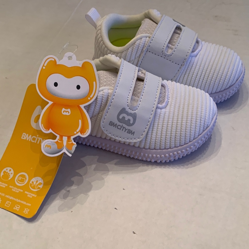 NWT BMCiTYBM BM City BM white bany toddler sneakers shoes size 5